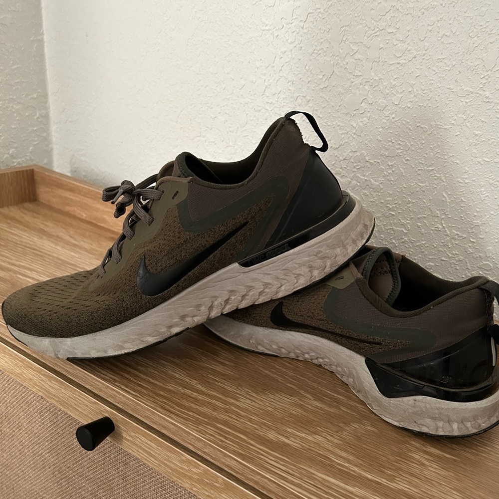 Military Green Nike Running Shoes Size 10 Mens